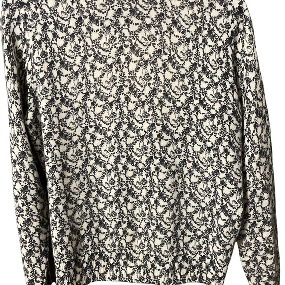 Vertical Design 2-Ply Cashmere Black and Cream Cardigan Sweater - Picture 4 of 8